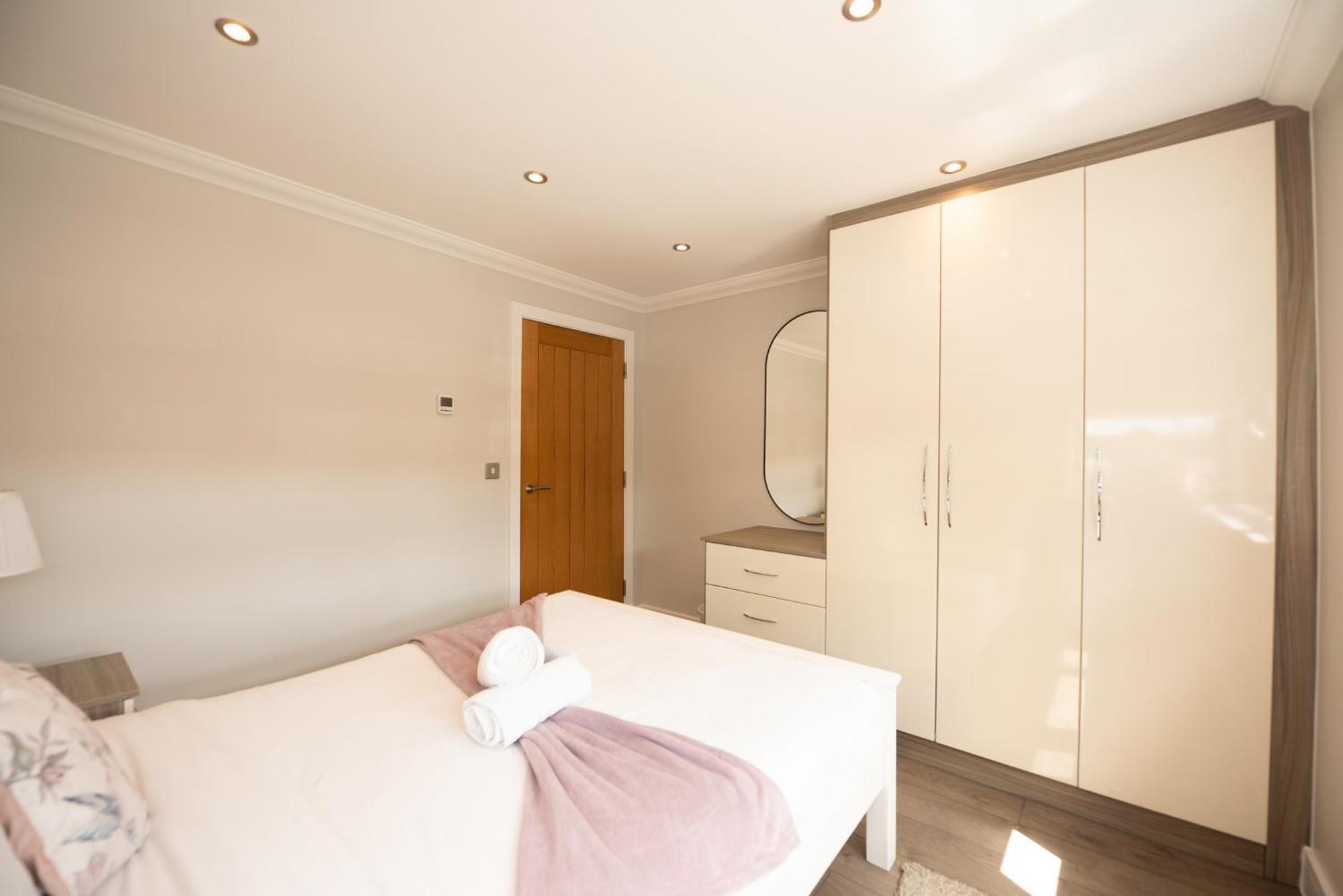 Malthouse Court Apartment Рединг Екстериор снимка